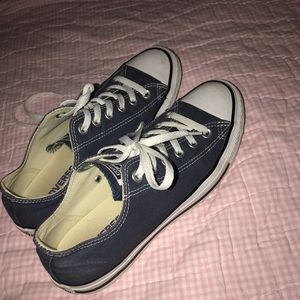 Converse navy blue